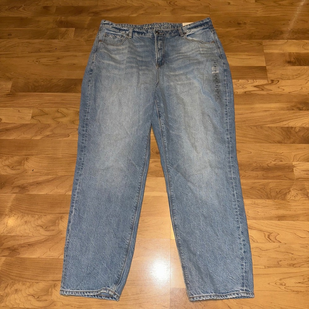 American Eagle Outfitters Mom Jeans High Rise "blown out blue" Wash Size 16